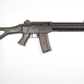 Sig SG 551-2 .223 Rem TT-4, purske/full-auto-koneistolla
